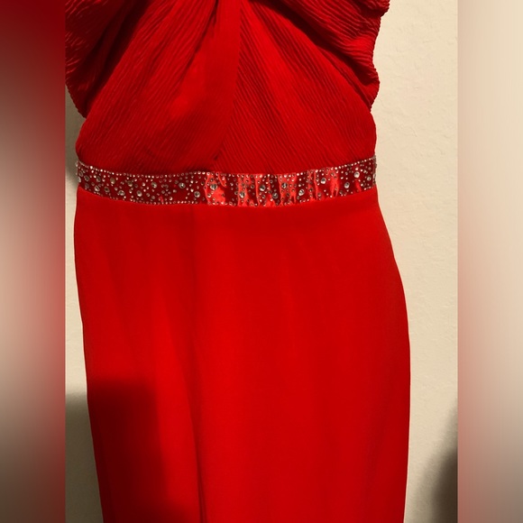 Red long formal evening gown - Picture 4 of 9